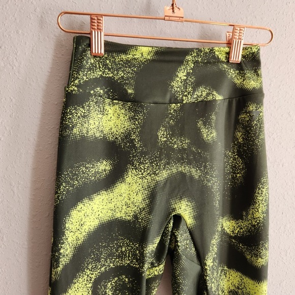 Gym Shark Women's Small Power Regular Leggings High-Waisted Moss Olive Print - Picture 2 of 8